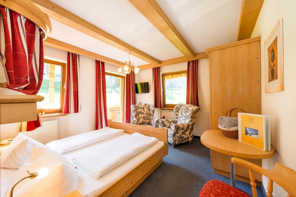 Hotel Landhaus Marchfeld Oberau Bagian luar foto