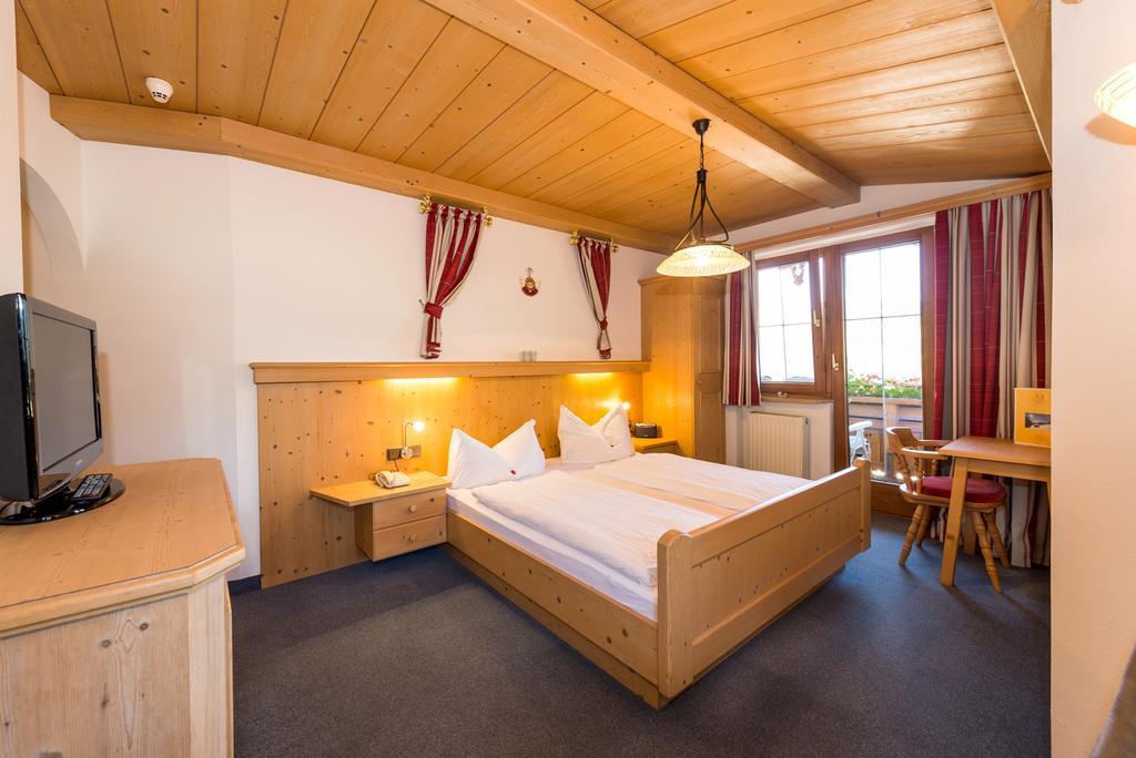 Hotel Landhaus Marchfeld Oberau Bagian luar foto
